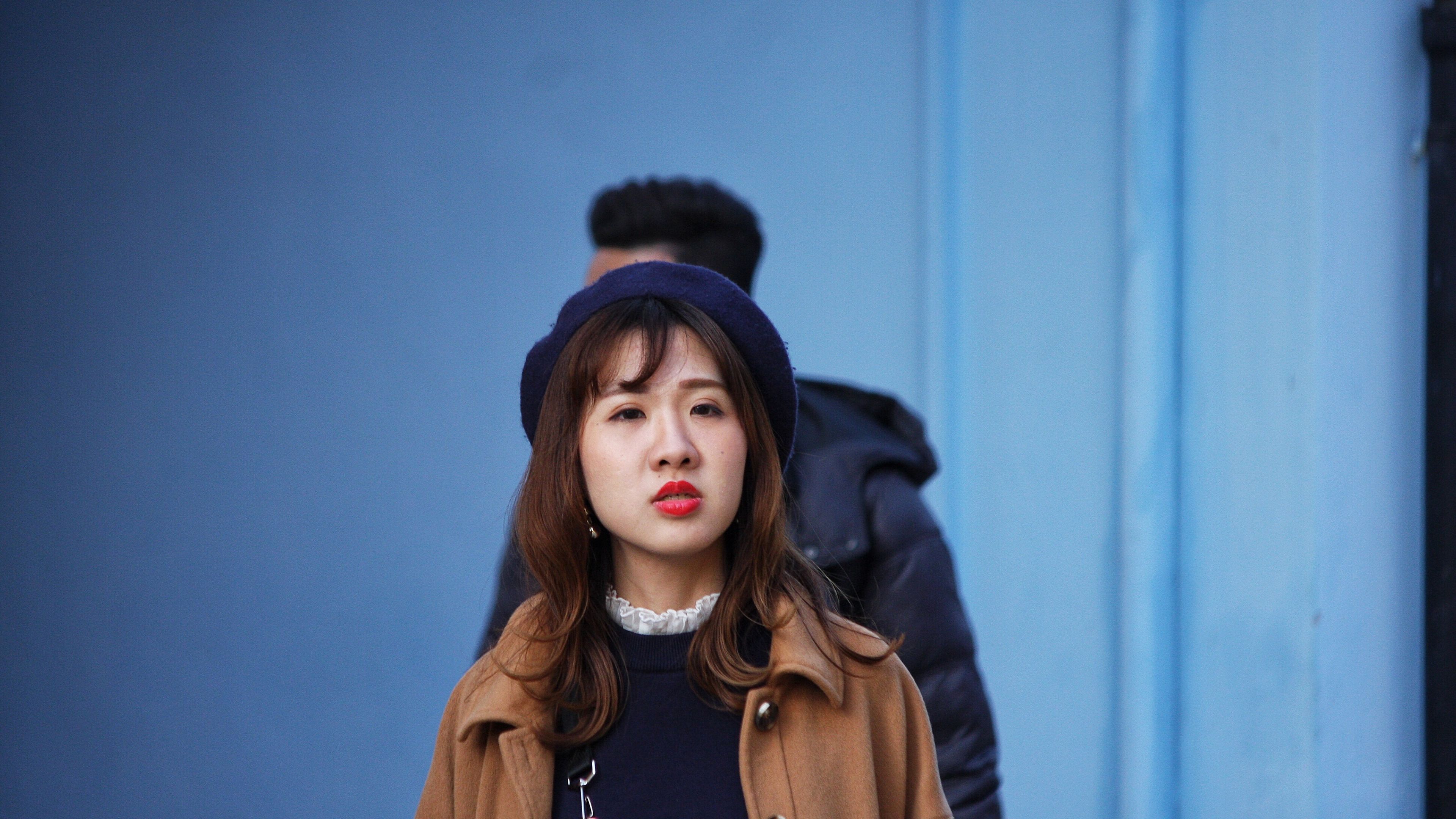 A stylish portrait of a confident woman, highlighting modern fashion trends. 