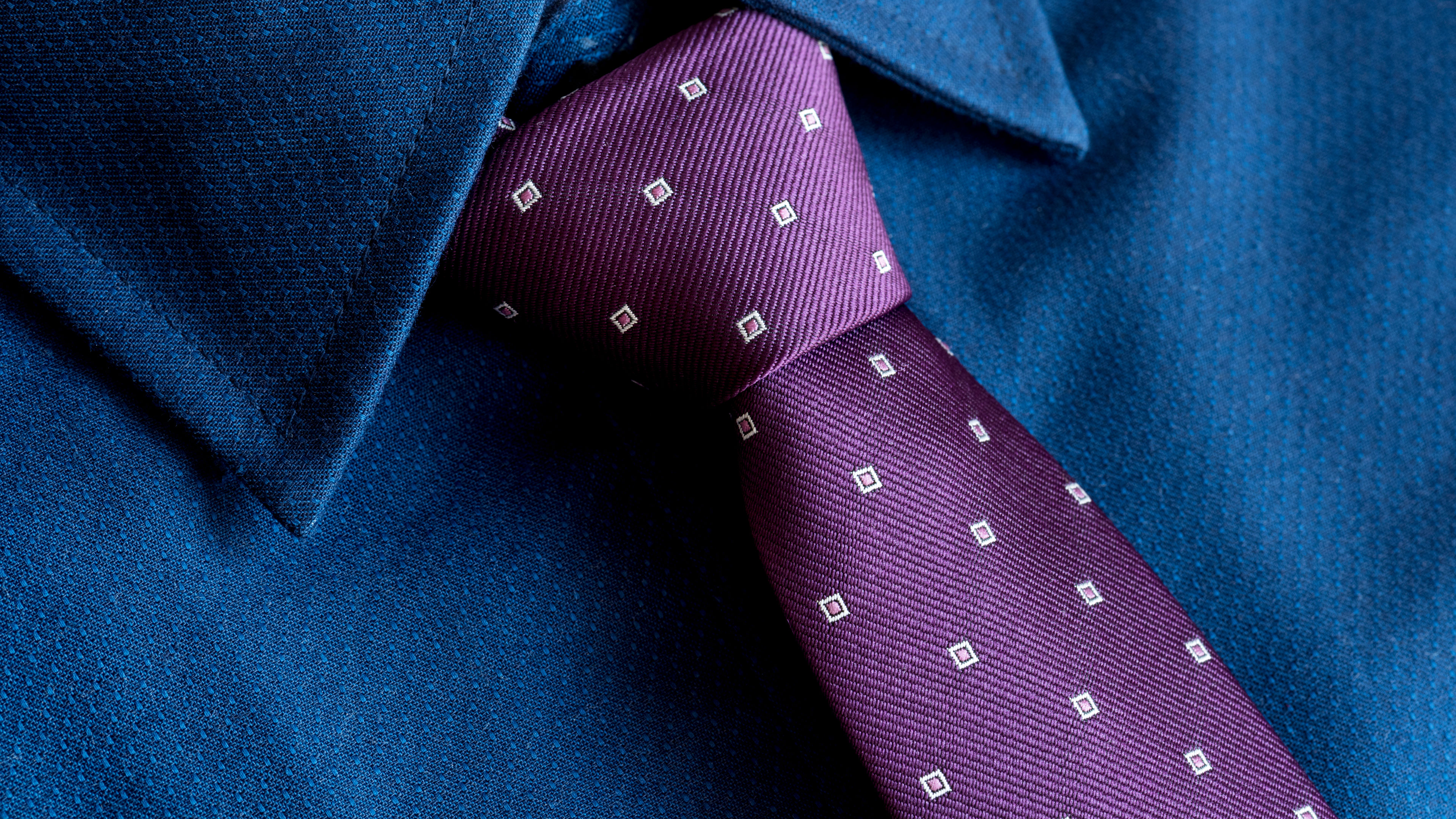Closeup picture of purple tie