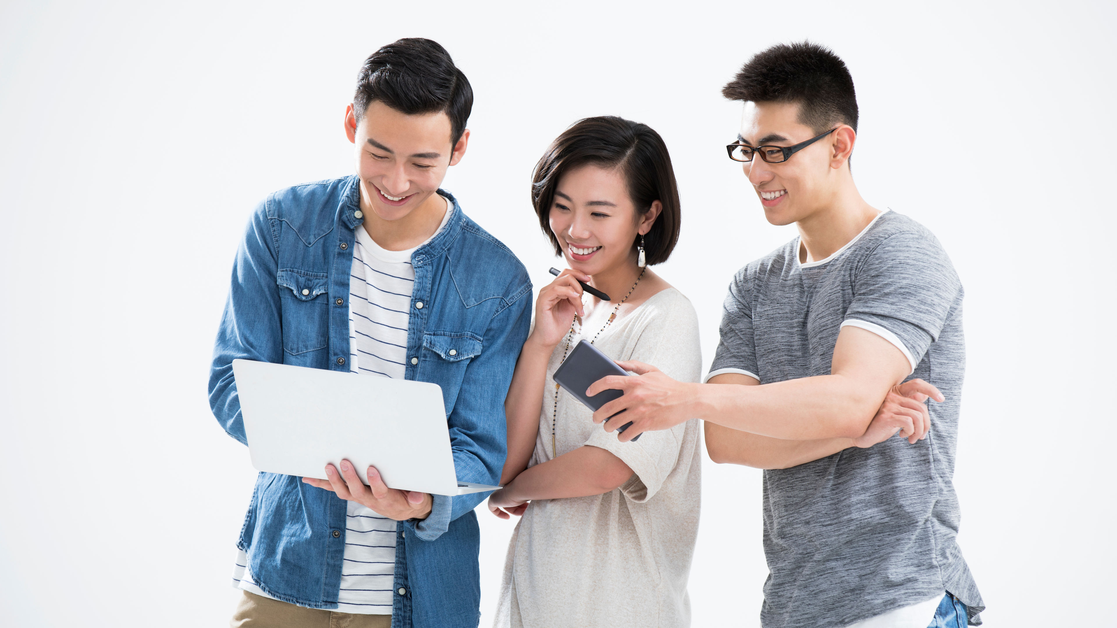  People looking at a laptop