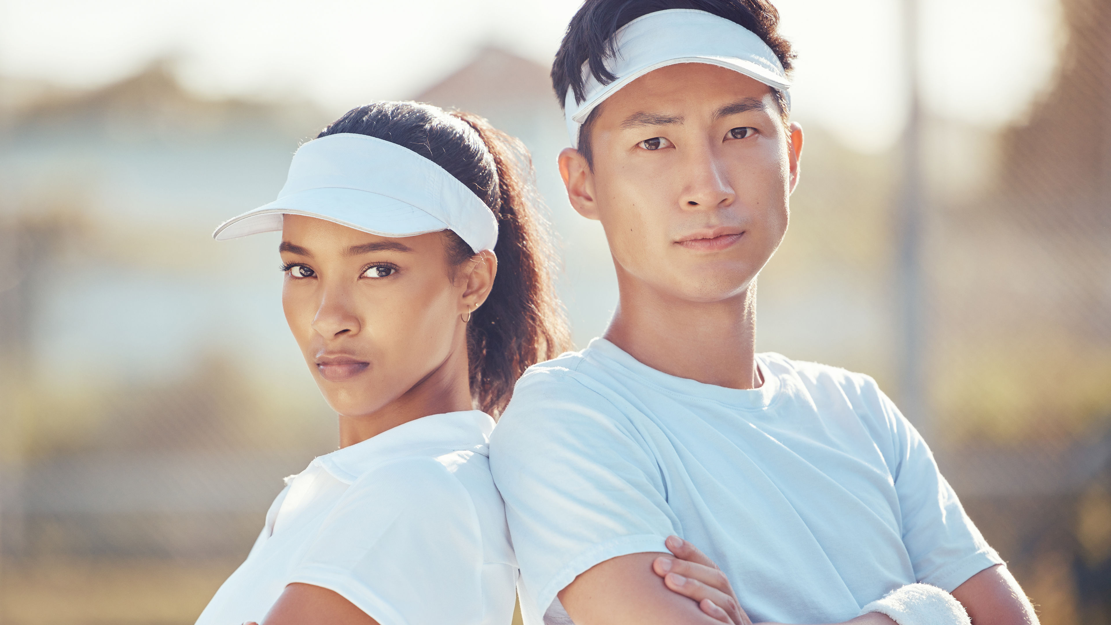 網球隊、競技運動同認真嘅男女，準備喺戶外進行比賽或比賽 